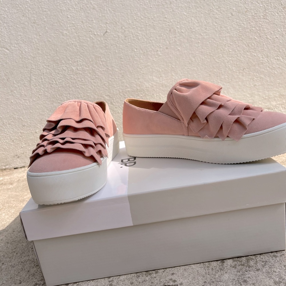 BP sneakers with ruffles, New, unworn